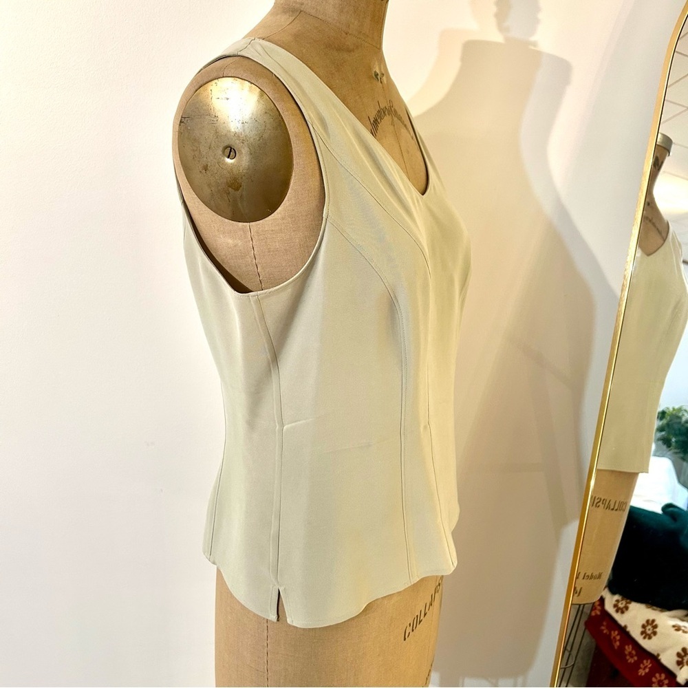 Talbots women’s Tan Cream 100% Silk Sleeveless Blouse Sz 14 - Picture 4 of 16
